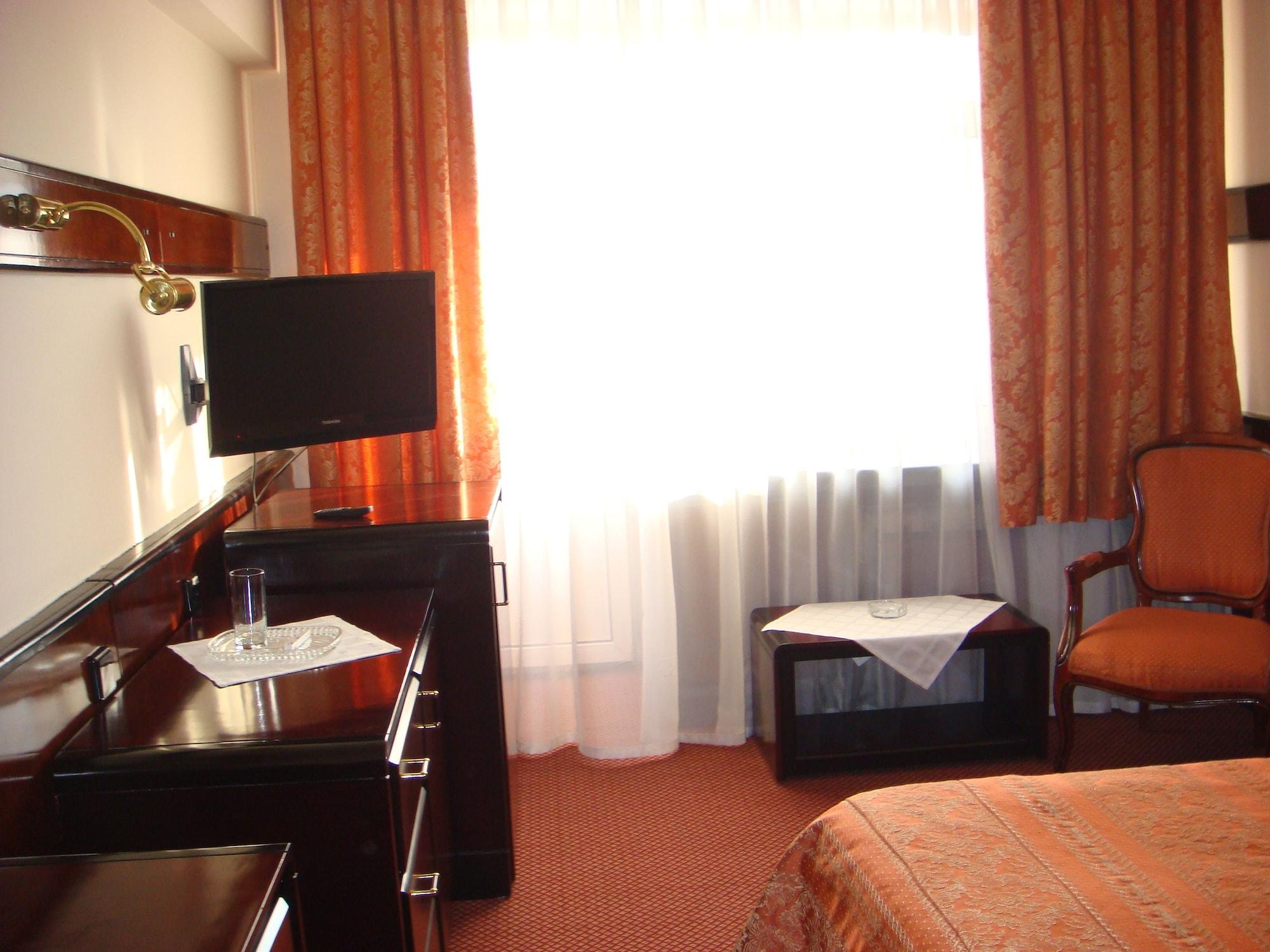 Hotel Otrar à Almaty Extérieur photo