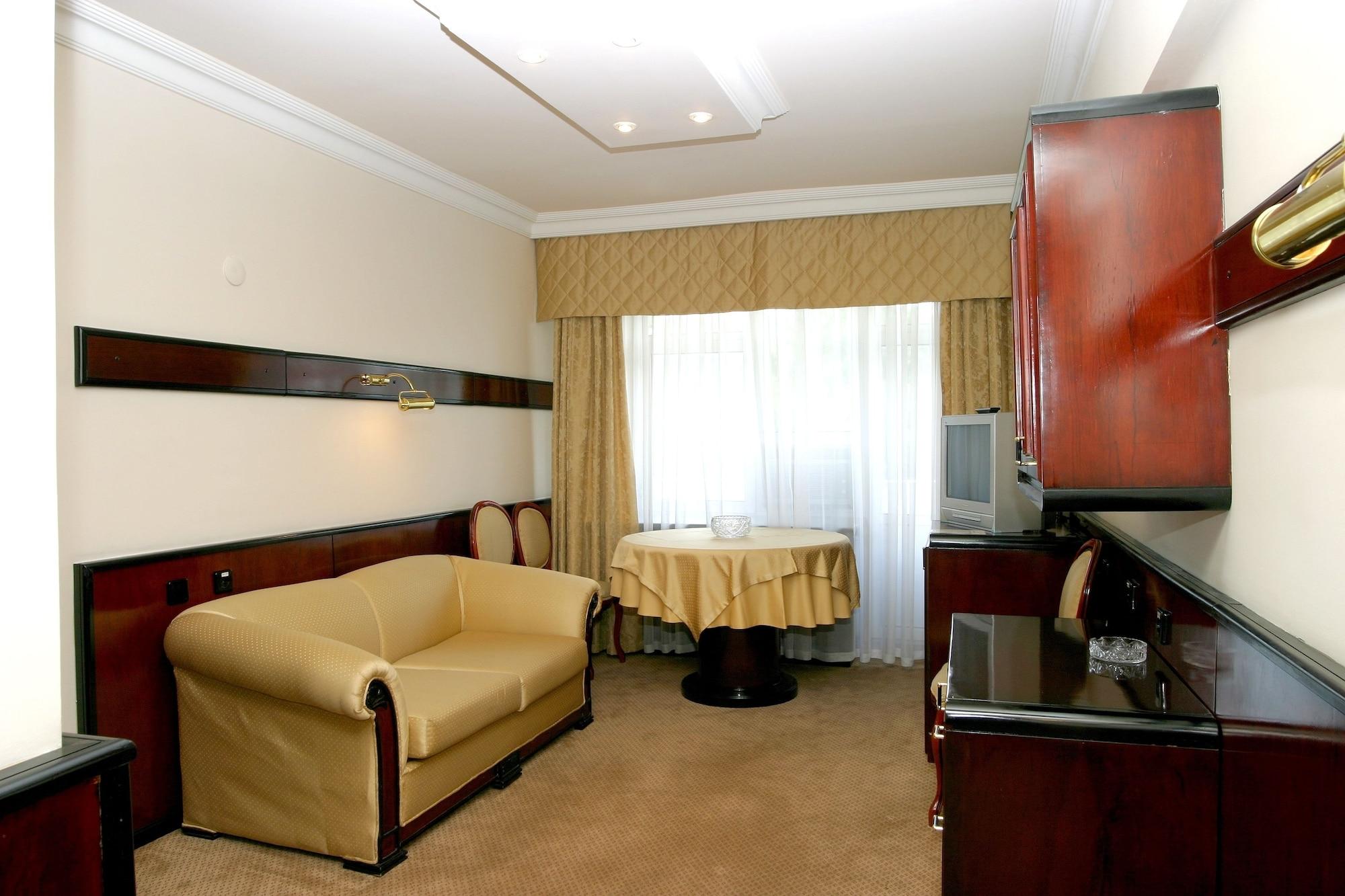 Hotel Otrar à Almaty Extérieur photo